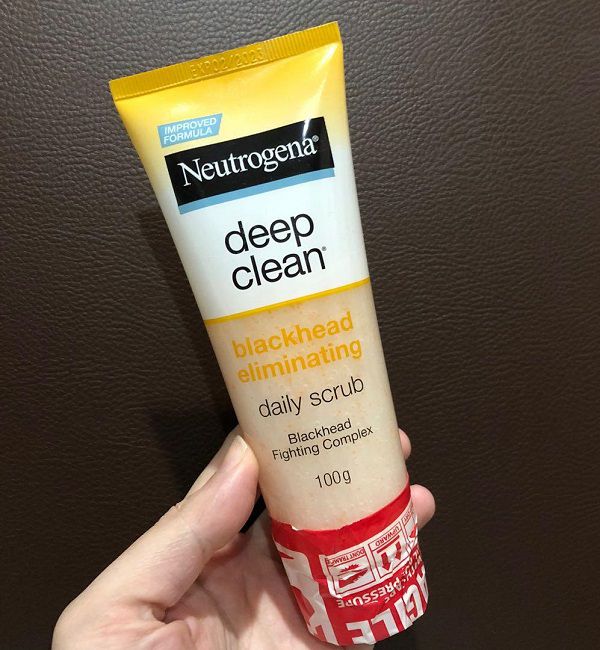 Neutrogena Deep Clean Blackhead Eliminating Eksfoliasi yang ada kandungan salicylic acid